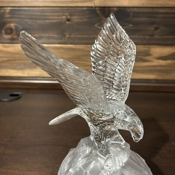 Vintage 1970 Leaded Crystal D' Arques Eagle w Fish Sculpture Statue Paper Weight - Picture 2 of 10